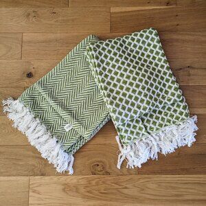 Two's Company Countryside Green Large Throw Blankets NWT